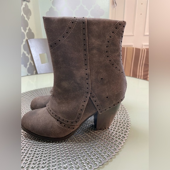 Not Rated Gray Boots size 6.5 - Picture 2 of 6